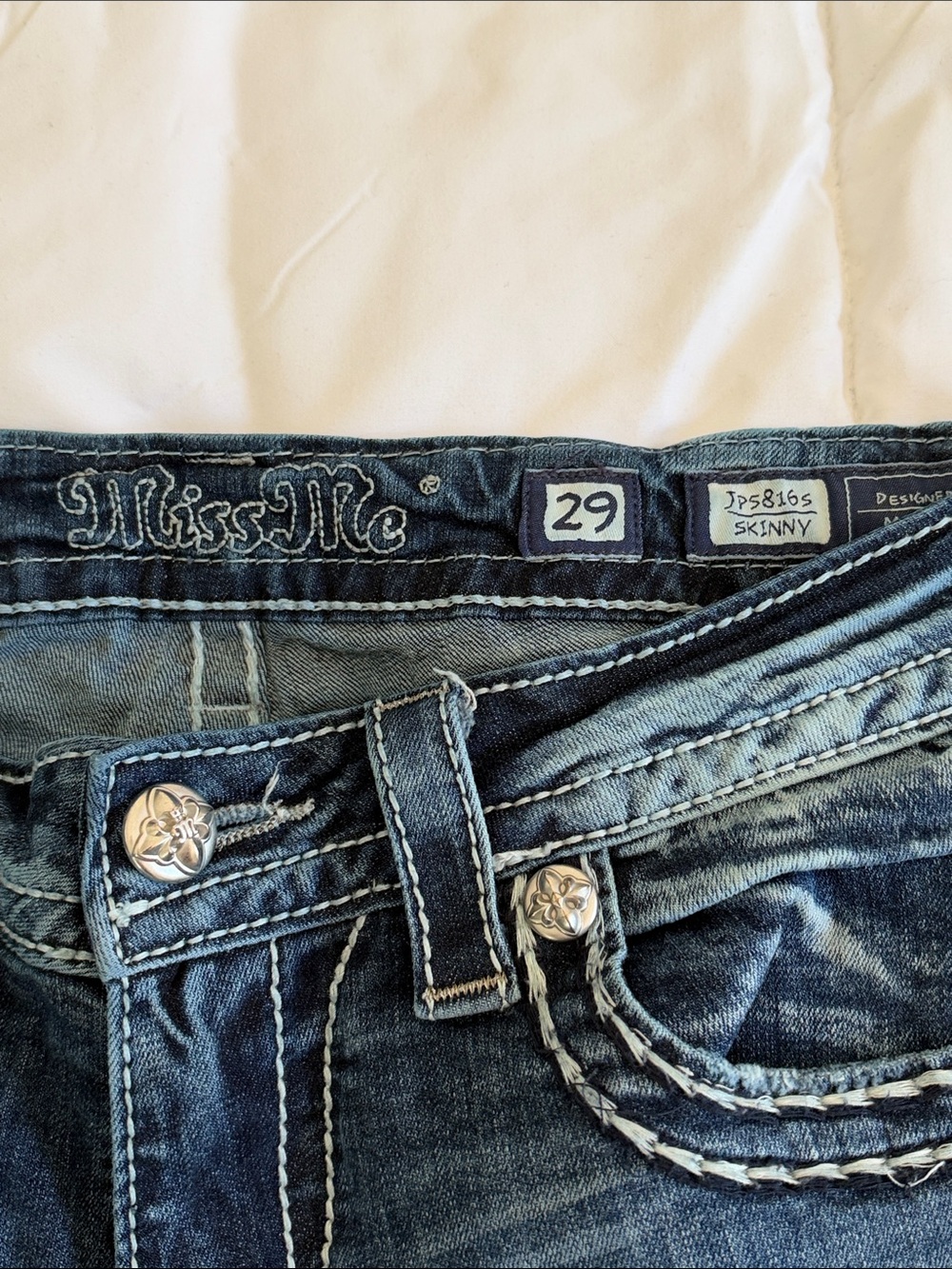 Miss Me Floral Cross Pocket Low Rise Skinny Jeans Size 29 - Picture 6 of 7